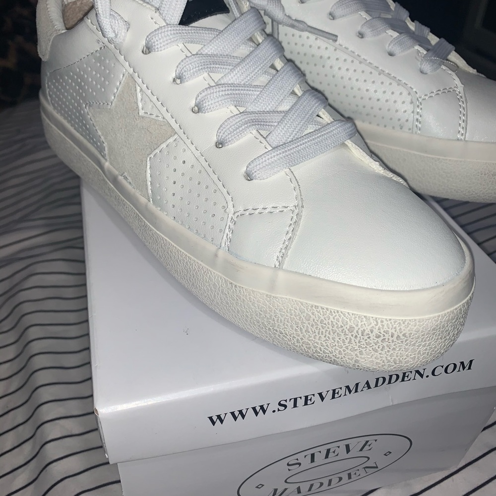 Steve Madden “sterling” sneaker